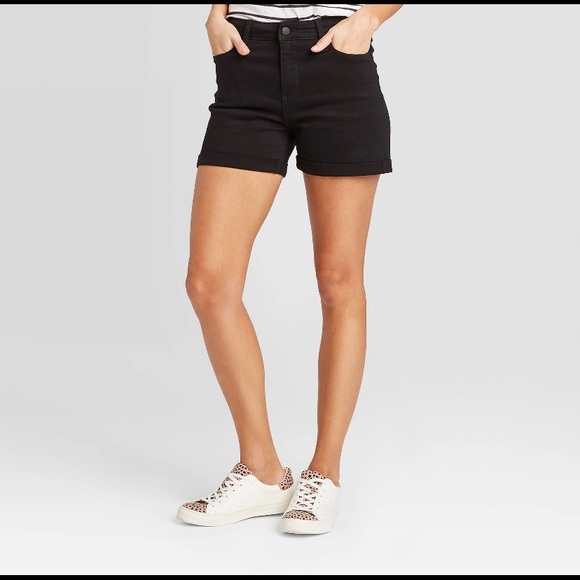 NWT 28”/Sz 6 - High rise black jean shorts… - Picture 4 of 5